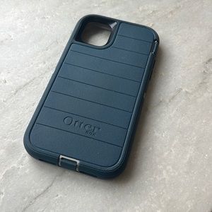 iPhone 11 Otterbox case Blue